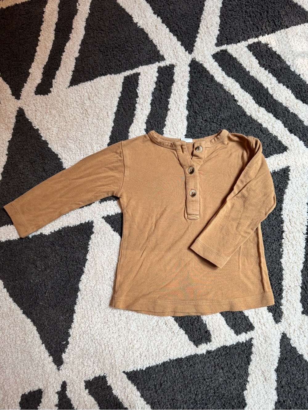 kate quinn Kids Button-Up Henley in Camel Brown